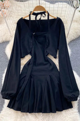 Ensemble deux pièces mini-robe dos nu sans manches et haut court à manches longues